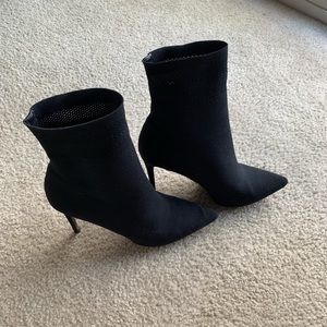 Steve Madden Sock Booties sz. 8.5